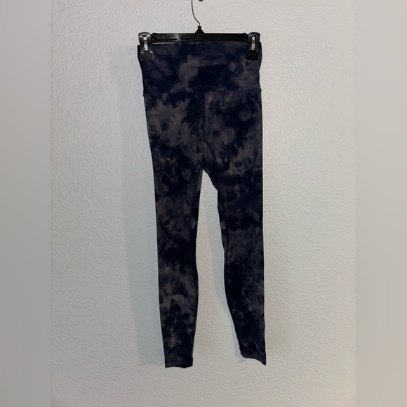 Lululemon leggings (unable to find size dot) XS - Picture 3 of 3